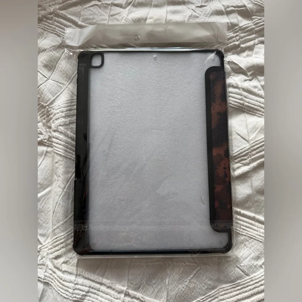 NWT Tortoise Shell iPad Case Protective Case with Pencil Holder